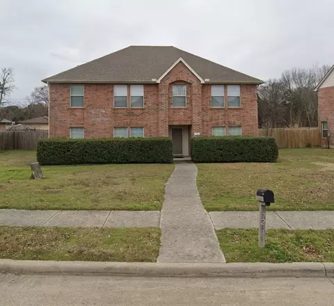 726 Cedarwood Dr, Cedar Hill, TX 75104