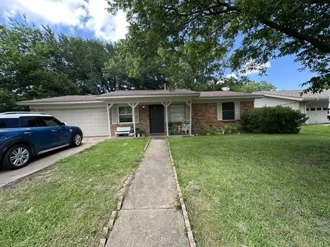 100 W Willow Ln, Princeton, TX 75407