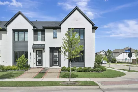 4720 Smokey Quartz Ln, Arlington, TX 76005