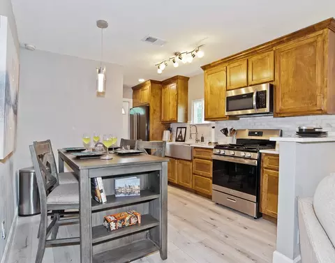 1810 Shaw St, Dallas, TX 75212