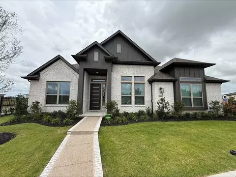 1008 Pearl Crescent Pl, Crowley, TX 76036