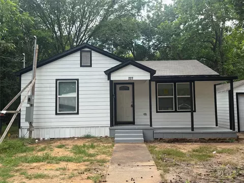 227 24th St NW, Paris, TX 75460