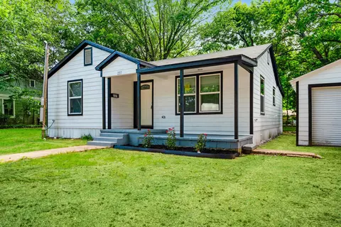 227 24th St NW, Paris, TX 75460