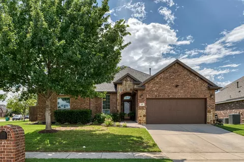 10 Ashlawn Ct, Edgecliff Village, TX 76134