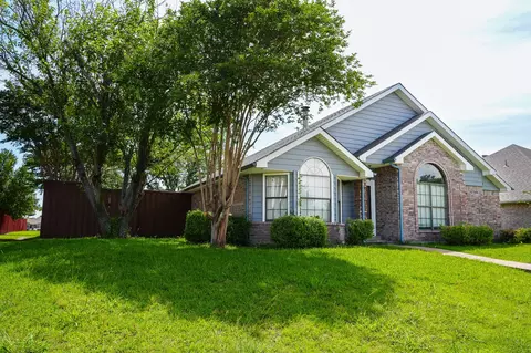 Exterior - 8809 Pheasant Run Dr, Rowlett, TX 75089 photo 2 of 7