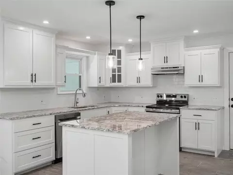 Kitchen - 4600 Robinwood Dr, Waco, TX 76708 photo 2 of 2