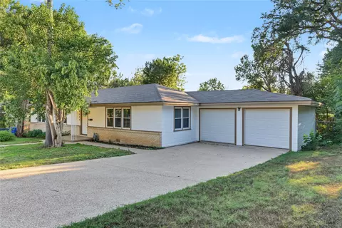 Exterior - 4600 Robinwood Dr, Waco, TX 76708 photo 4 of 8
