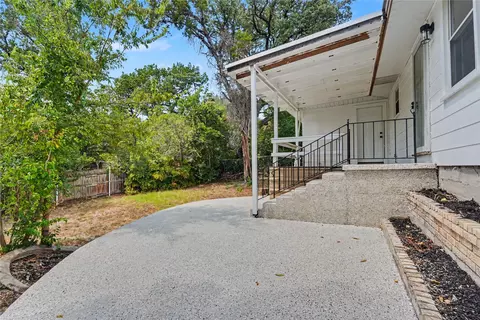 Exterior - 4600 Robinwood Dr, Waco, TX 76708 photo 6 of 8