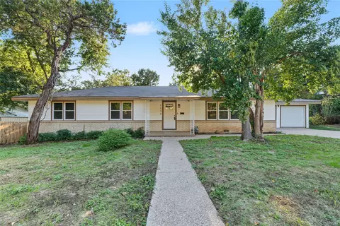 Exterior - 4600 Robinwood Dr, Waco, TX 76708 photo 2 of 8