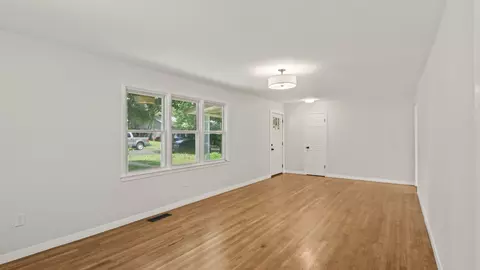 Living - 4600 Robinwood Dr, Waco, TX 76708 photo 1 of 4