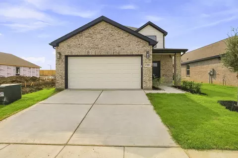 1709 Romans Rd, Ennis, TX 75119