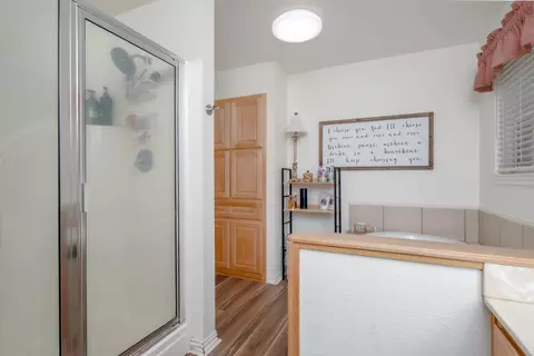 Bath - 1113 Devin Dr, Clyde, TX 79510 photo 3 of 5