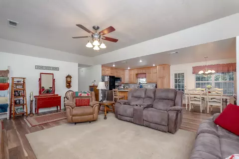 Living - 1113 Devin Dr, Clyde, TX 79510 photo 2 of 3