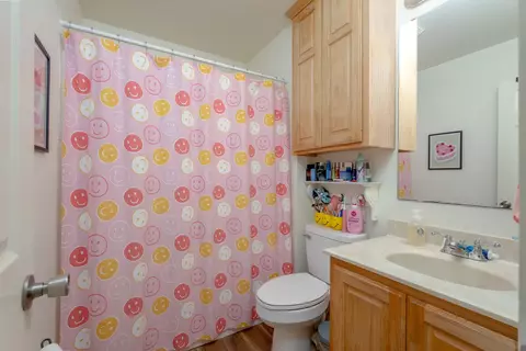 Bath - 1113 Devin Dr, Clyde, TX 79510 photo 4 of 5