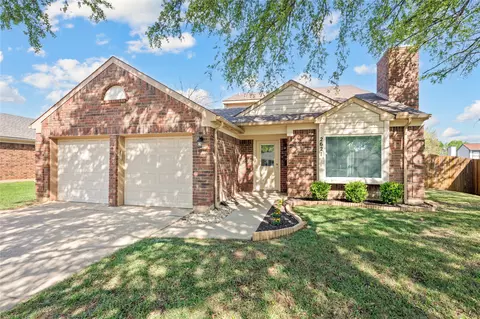 2621 Bayberry Ln, Euless, TX 76039