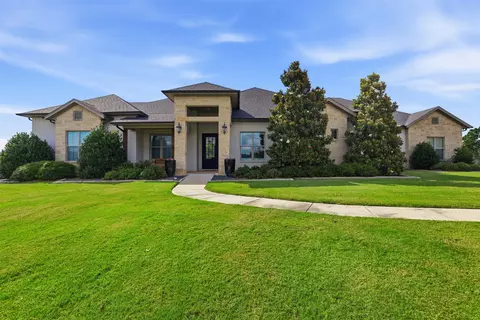 697 E Canyon Creek Ln, Weatherford, TX 76087