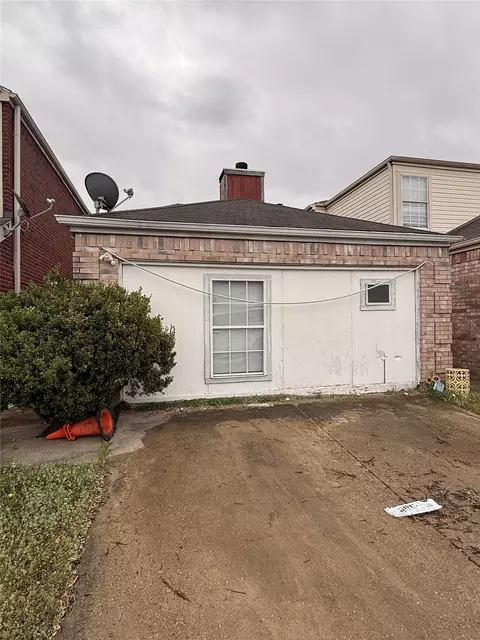 916 Fairbanks Cir, Duncanville, TX 75137