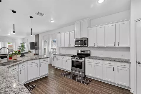 6404 Cheshire St, Aubrey, TX 76227