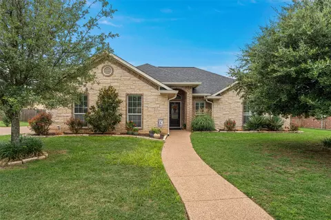 929 Princess Diana Dr, Mcgregor, TX 76657