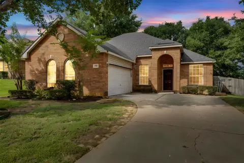 708 Hummingbird Trl, Crowley, TX 76036