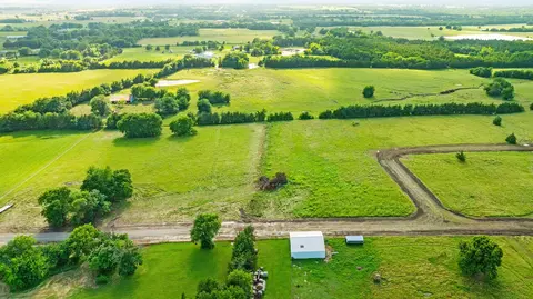 393 Private Road 33261, Sumner, TX 75486 photo 7