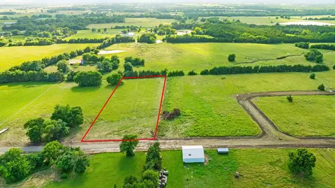 393 Private Road 33261, Sumner, TX 75486 photo 2