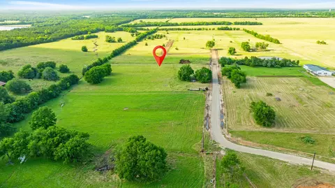 393 Private Road 33261, Sumner, TX 75486