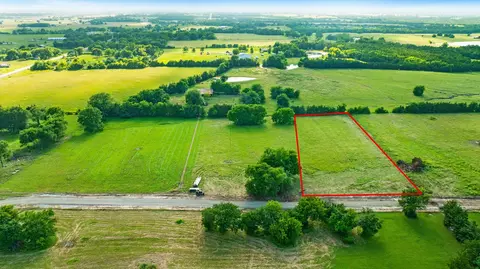 393 Private Road 33261, Sumner, TX 75486 photo 5