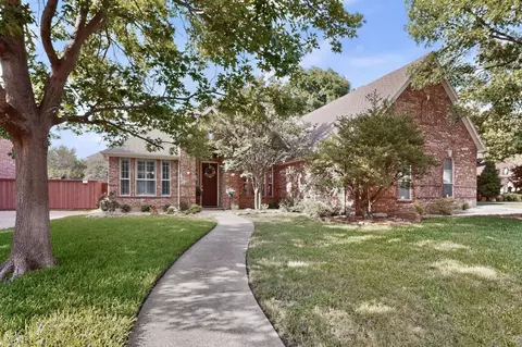 700 Salmon Run Ct, Euless, TX 76039