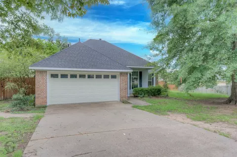 427 Kennie Rd, Shreveport, LA 71106