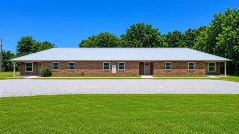412 W Franklin St, Alvord, TX 76225
