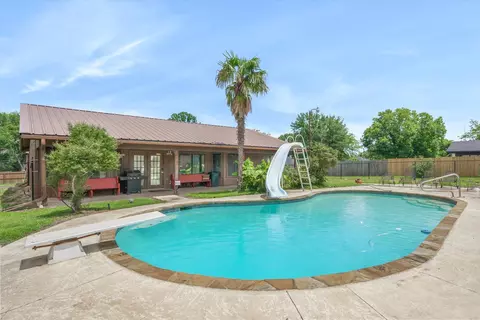 599 S Oak St, Van, TX 75790
