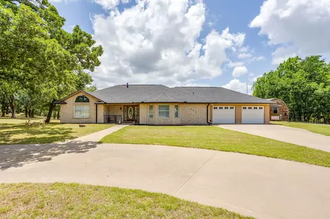 804 NE 9th St, Mineral Wells, TX 76067