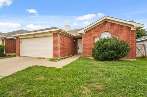 2312 Corral Dr, Fort Worth, TX 76133