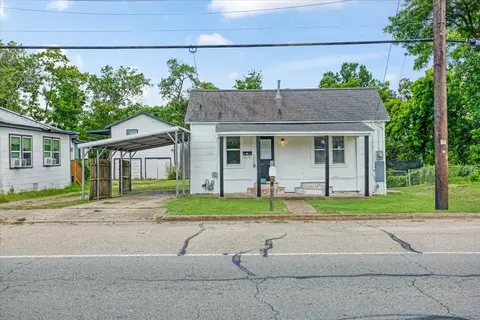 715 W Sam Rayburn Dr, Bonham, TX 75418