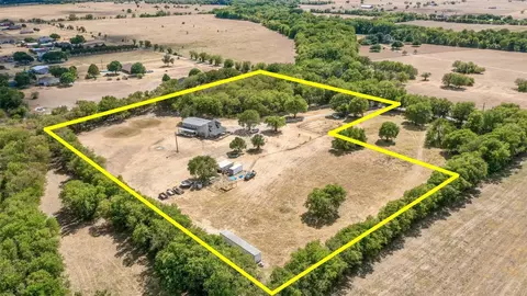 521 Bakers Branch Rd, Waxahachie, TX 75167