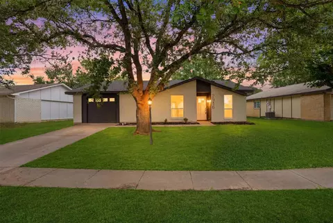 2916 Rayswood Dr, Carrollton, TX 75007