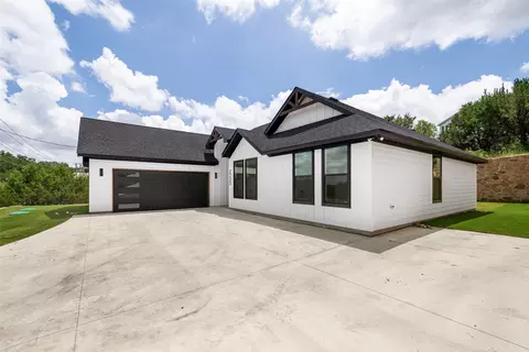 2203 Christine Dr, Granbury, TX 76048