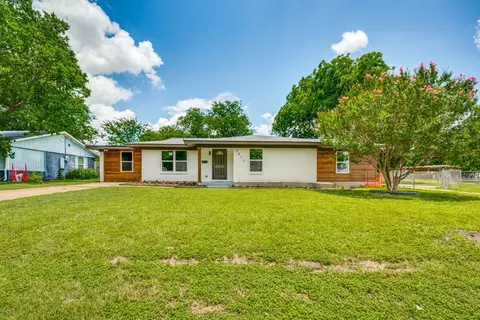 2800 Cecil Dr, Richland Hills, TX 76118