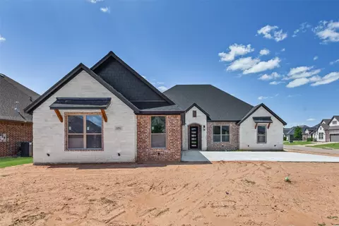 1041 Mickelson Dr, Granbury, TX 76048