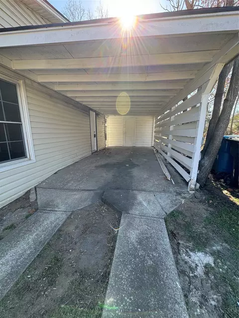 Exterior - 214 E Acheson St, Denison, TX 75021 photo 4 of 6