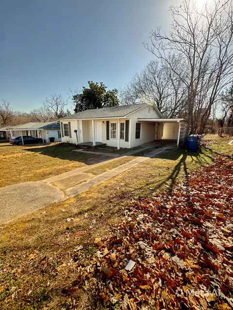 214 E Acheson St, Denison, TX 75021