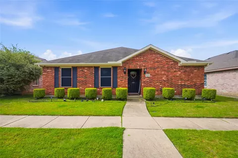1936 Rosa Parks Blvd, Lancaster, TX 75146