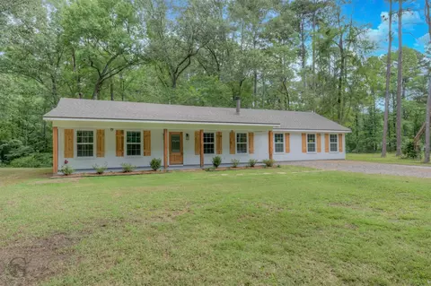 2130 Twin Lake Dr, Benton, LA 71006