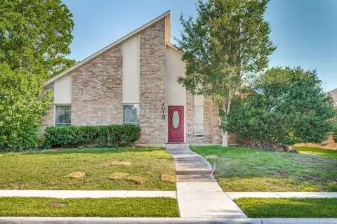 2013 Arles Ln, Carrollton, TX 75007