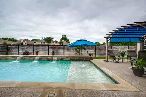 Exterior - 6017 Ricks Rd, Denton, TX 76210 photo 6 of 6