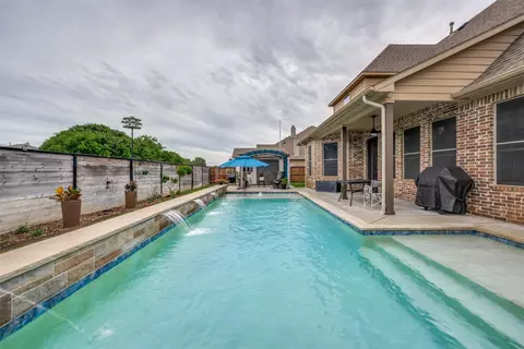 Exterior - 6017 Ricks Rd, Denton, TX 76210 photo 5 of 6