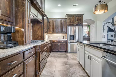 Kitchen - 6017 Ricks Rd, Denton, TX 76210 photo 3 of 4