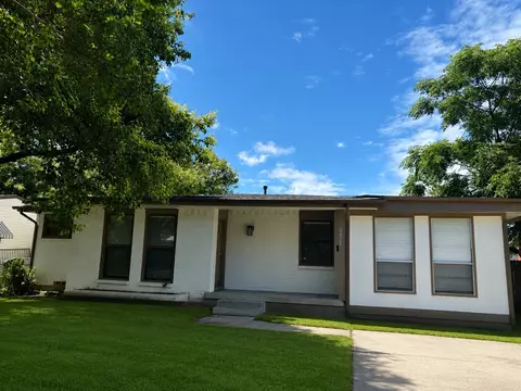 2428 Klondike Dr, Dallas, TX 75228