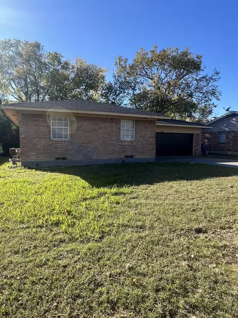 2419 N Prairie Creek Rd, Dallas, TX 75227